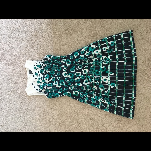 Dress - Picture 5 of 8